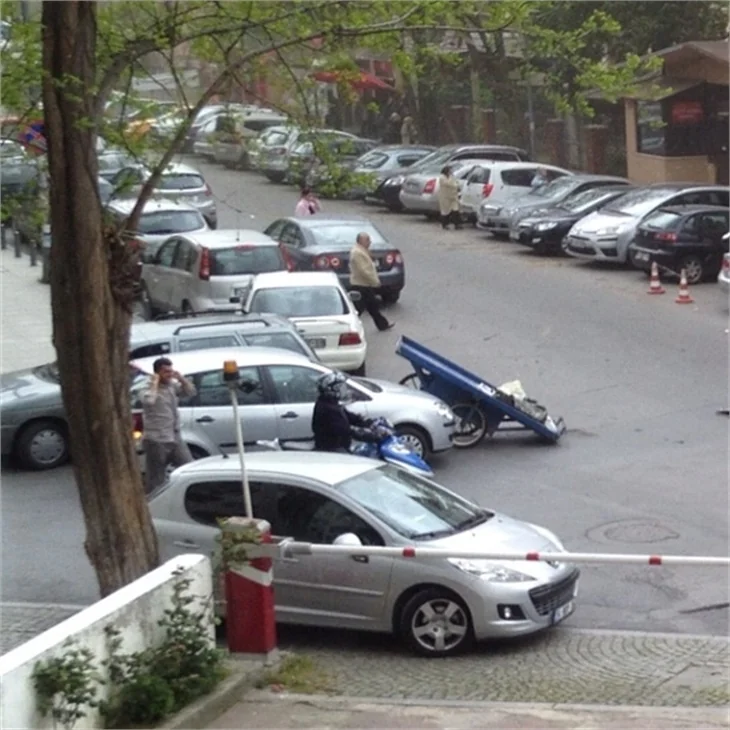 İstanbul şiddetli fırtınaya teslim oldu!