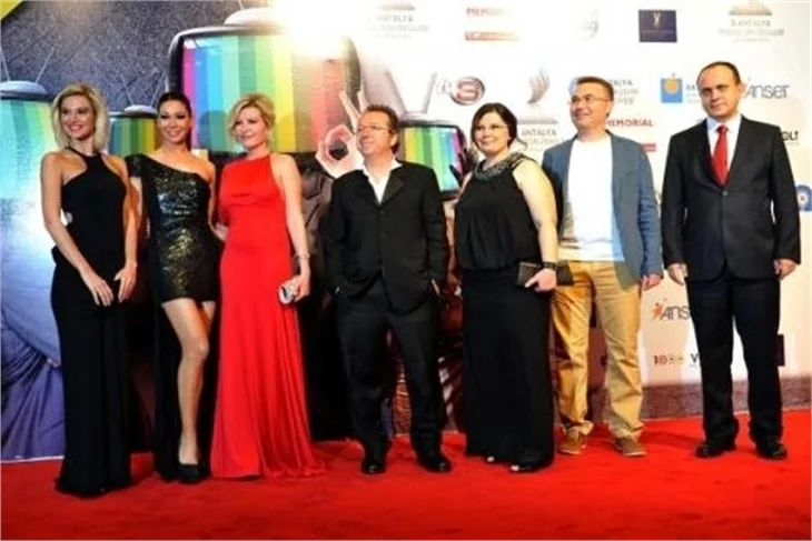 Antalya Televizyon Ödülleri’ne yıldız yağdı...