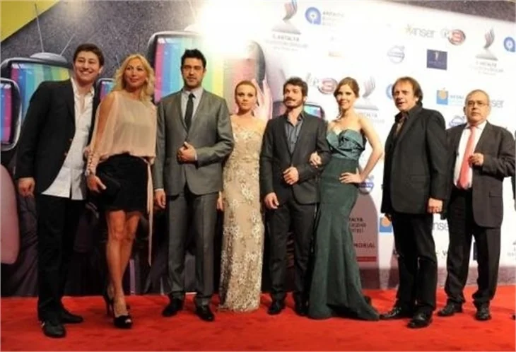 Antalya Televizyon Ödülleri’ne yıldız yağdı...