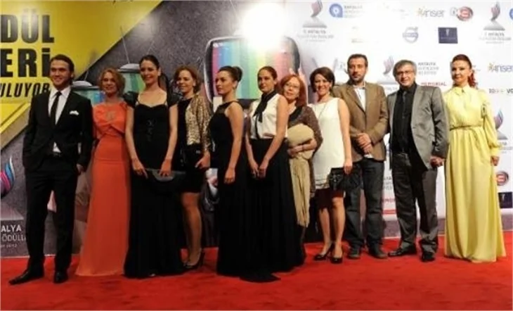 Antalya Televizyon Ödülleri’ne yıldız yağdı...