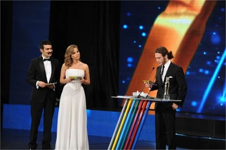 Antalya Televizyon Ödülleri’ne yıldız yağdı...