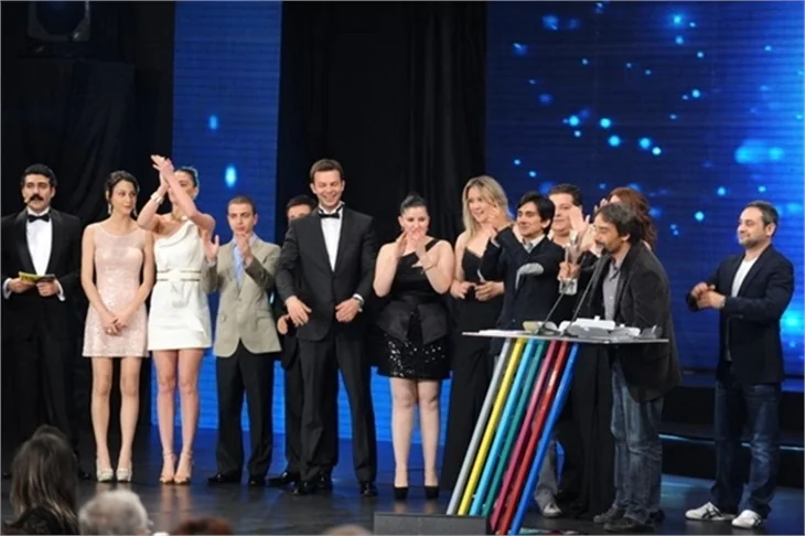 Antalya Televizyon Ödülleri’ne yıldız yağdı...