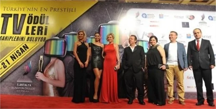 Antalya Televizyon Ödülleri’ne yıldız yağdı...