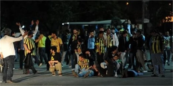 Çağlayan Adliyesi önünde arbede çıktı!