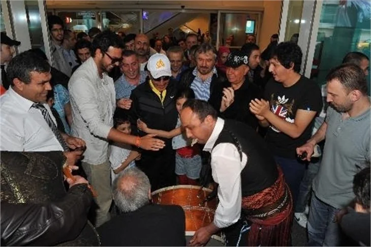 Mustafa Topaloğlu adadan böyle döndü..
