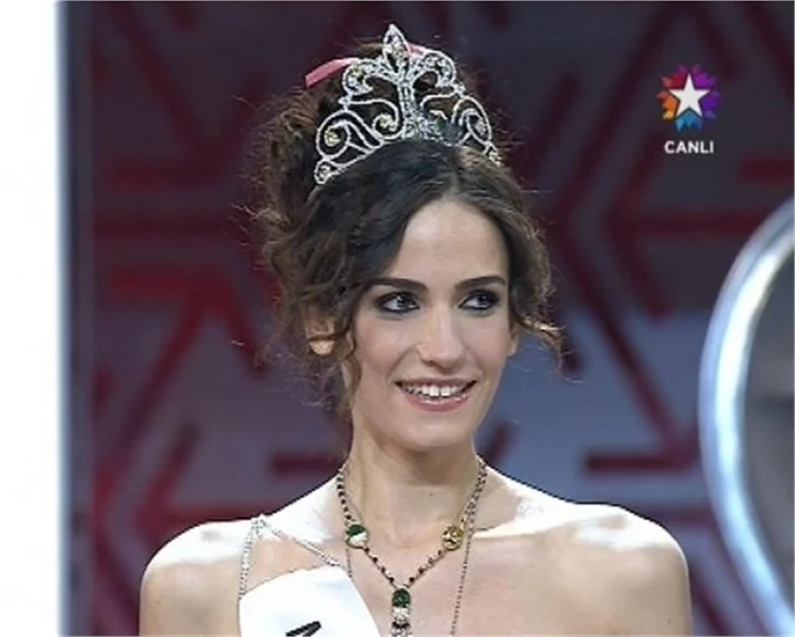 Miss Turkey 2012 güzeli Açalya Samyeli Danoğlu...