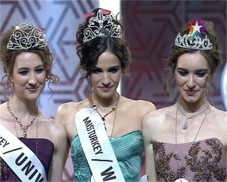 Miss Turkey 2012 güzeli Açalya Samyeli Danoğlu...