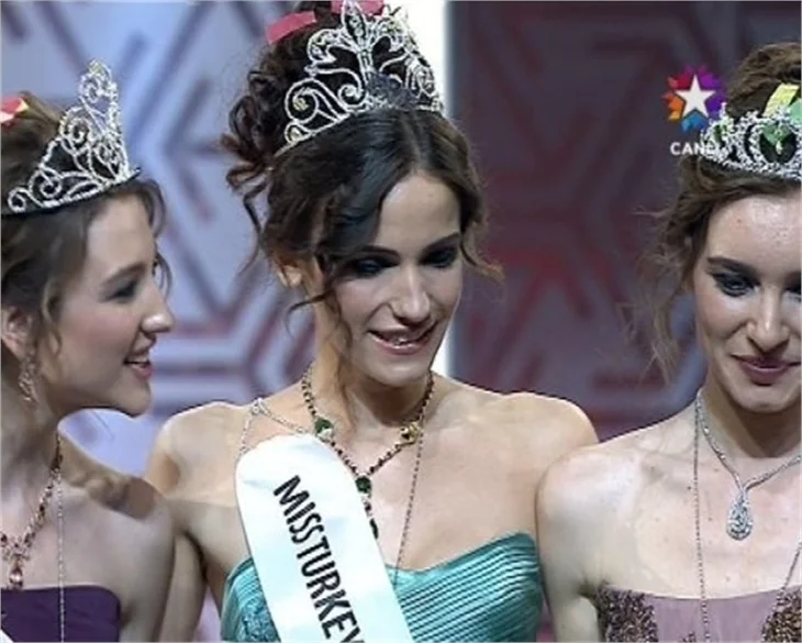 Miss Turkey 2012 güzeli Açalya Samyeli Danoğlu...