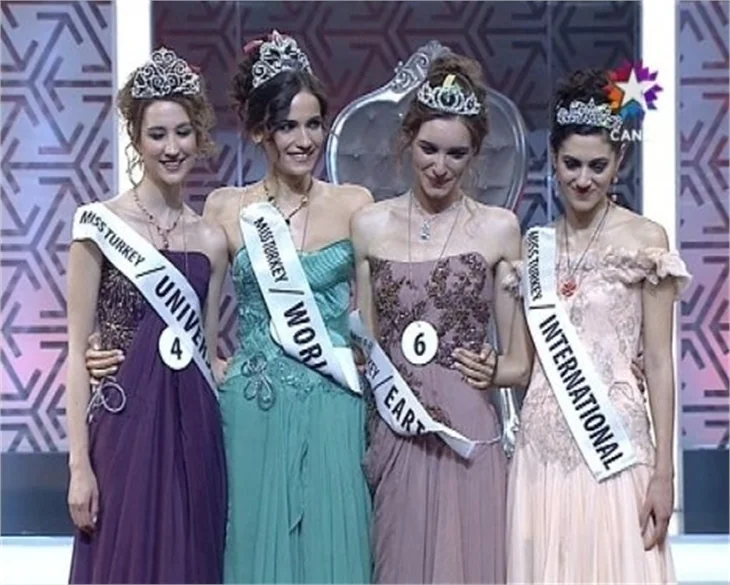 Miss Turkey 2012 güzeli Açalya Samyeli Danoğlu...