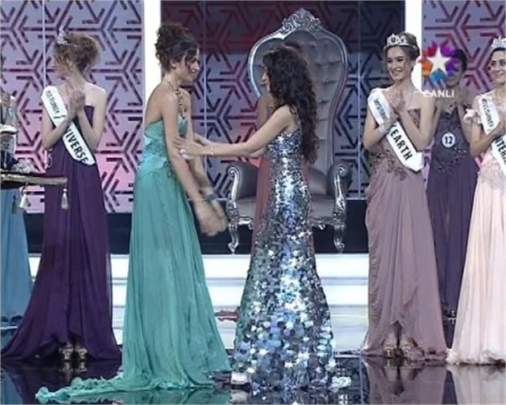 Miss Turkey 2012 güzeli Açalya Samyeli Danoğlu...