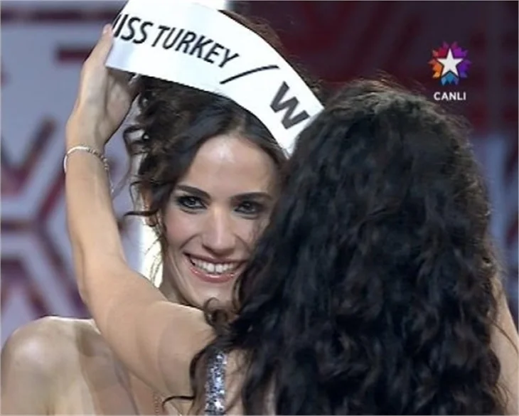 Miss Turkey 2012 güzeli Açalya Samyeli Danoğlu...