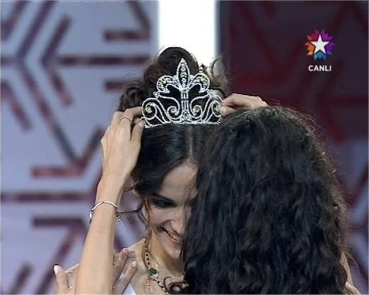 Miss Turkey 2012 güzeli Açalya Samyeli Danoğlu...