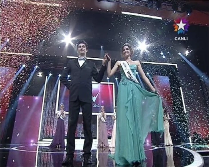 Miss Turkey 2012 güzeli Açalya Samyeli Danoğlu...