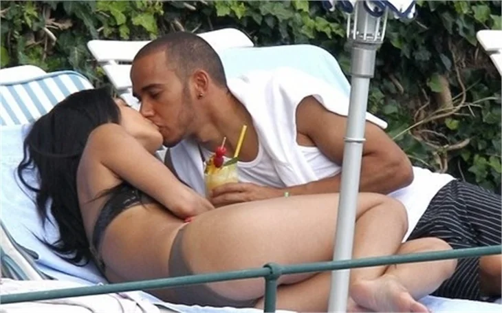 Scherzinger ile Hamilton Plajda aşk tazeledi...