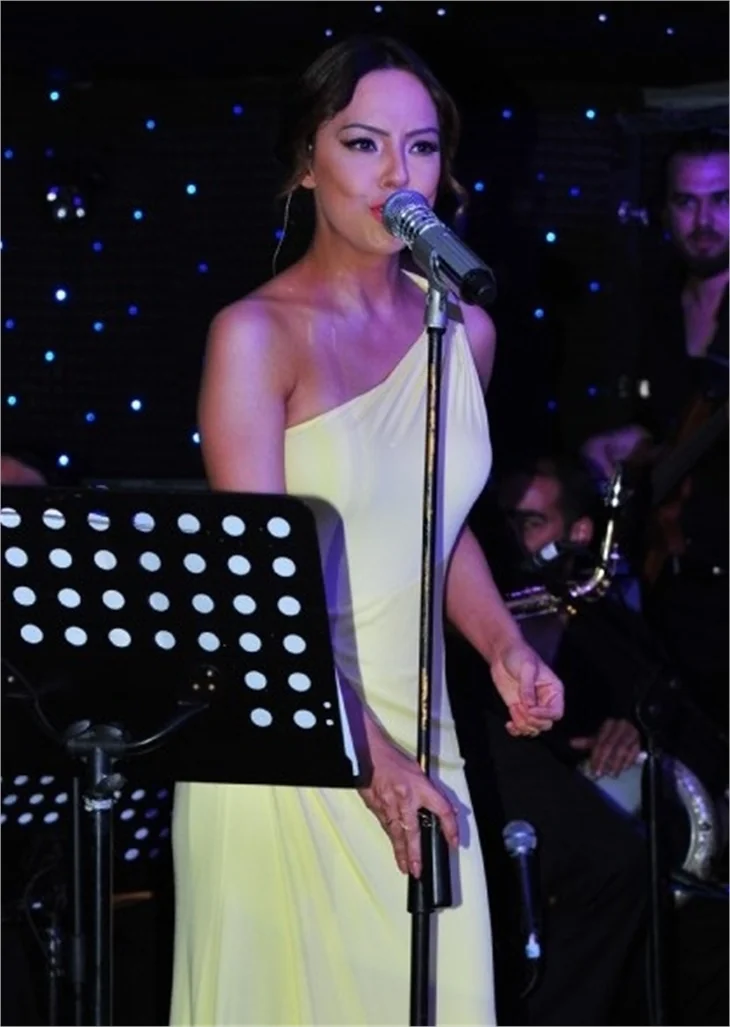 EBRU GÜNDEŞ 'GÜNAY' FİNALİNİ YAPTI!