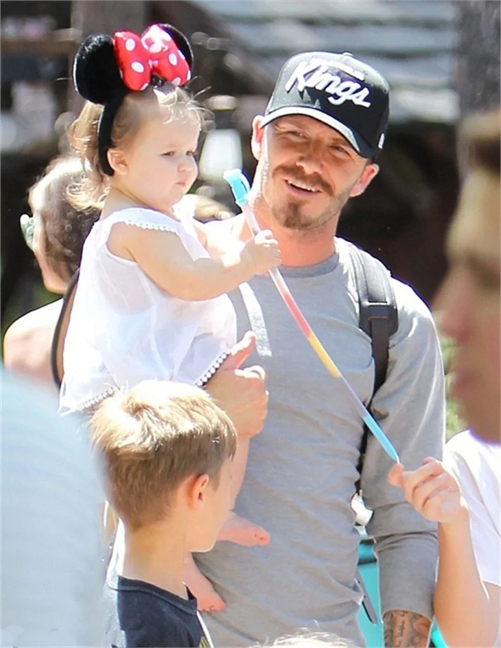 Minik Harper’ın Disneyland gezisi