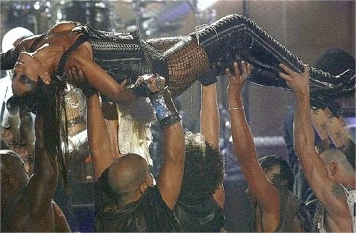 Rihanna’nın kamera arkası görüntüleri...