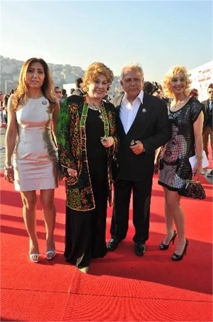 'Altın Kelebek' kırmızı halıda şıklık yarışı...