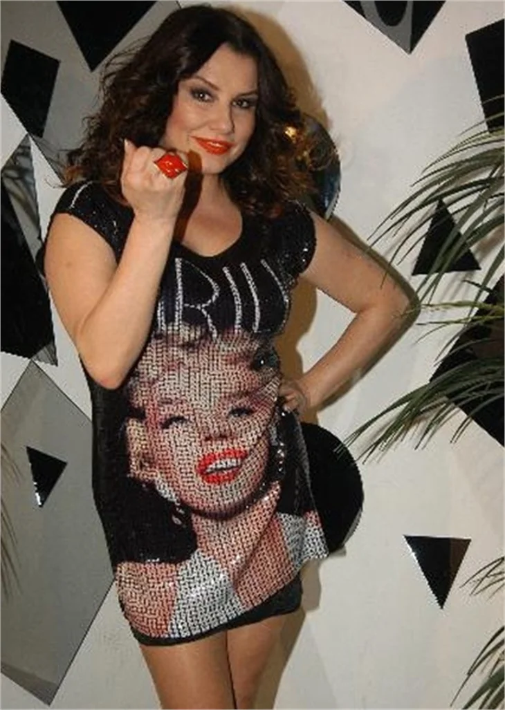 DENİZ SEKİ MARILYN MONROE HAYRANI!