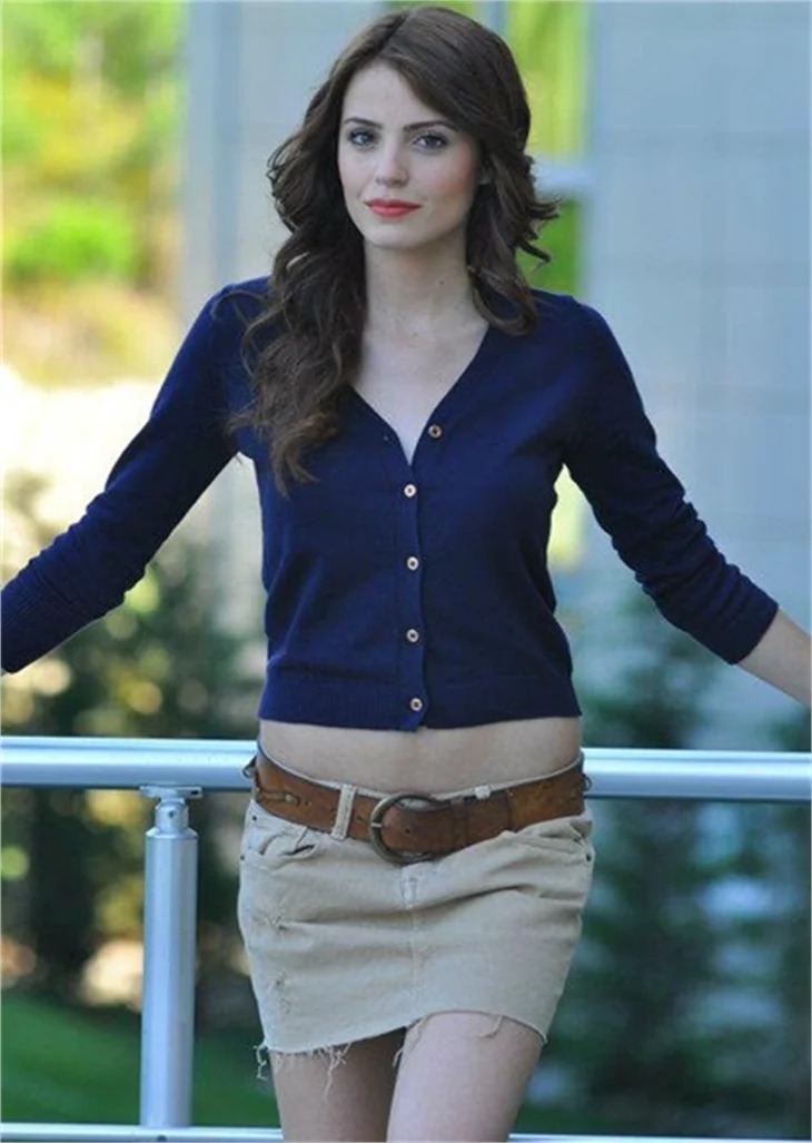 İŞTE 'AYBİGE HATUN' EZGİ EYÜBOĞLU'NUN YENİ DİZİSİ!