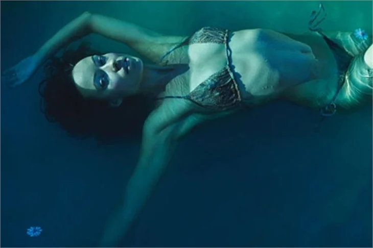 Olivia Wilde'den cesur pozlar