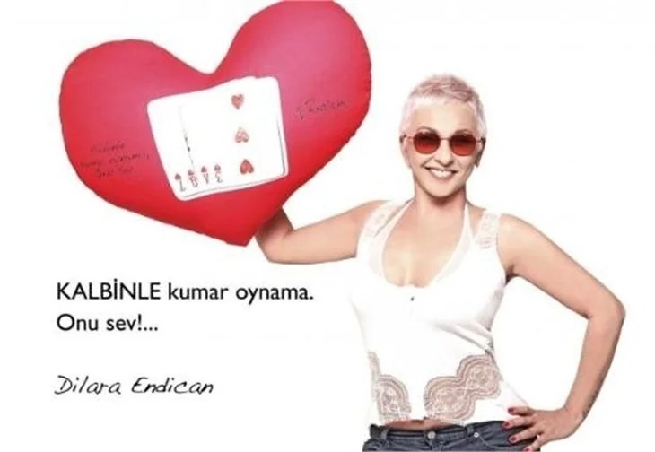 ÜNLÜLERDEN HAYATIN ARMAĞANI POZLARI