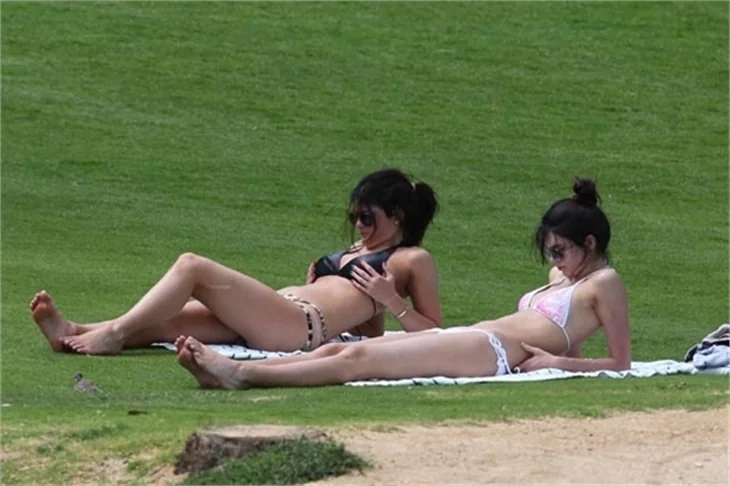 Ünlülerin bikini halleri…