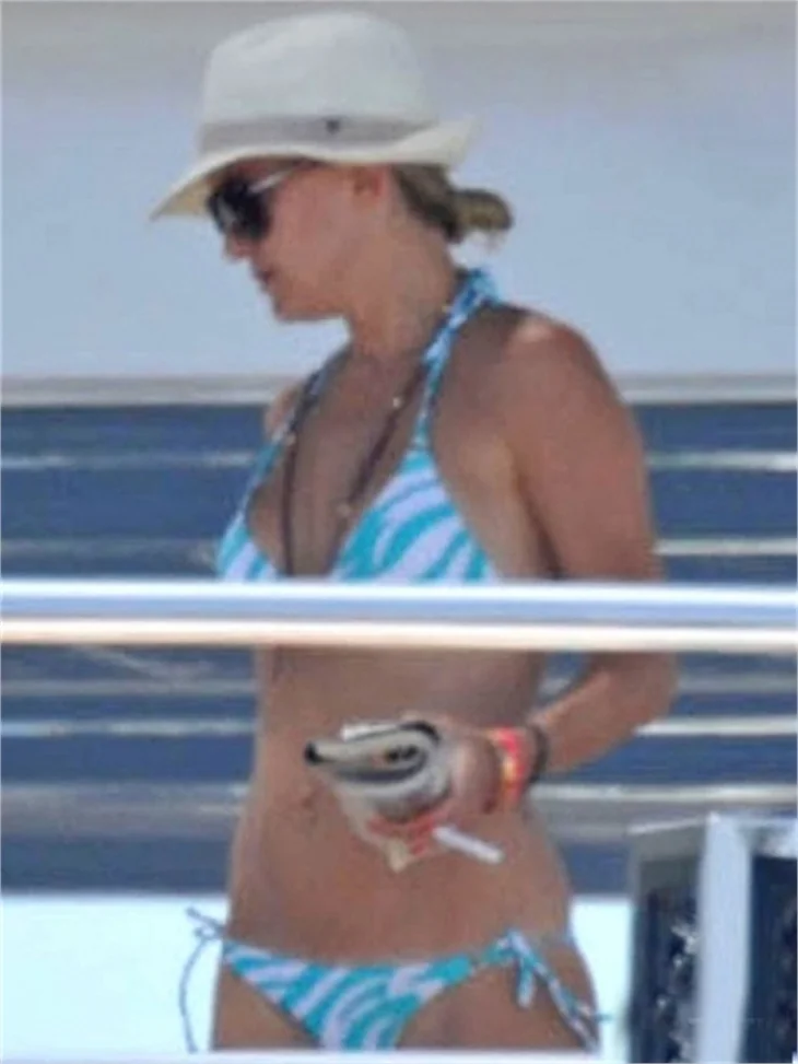 Kate Hudson St.Tropez’de tatil yapıyor