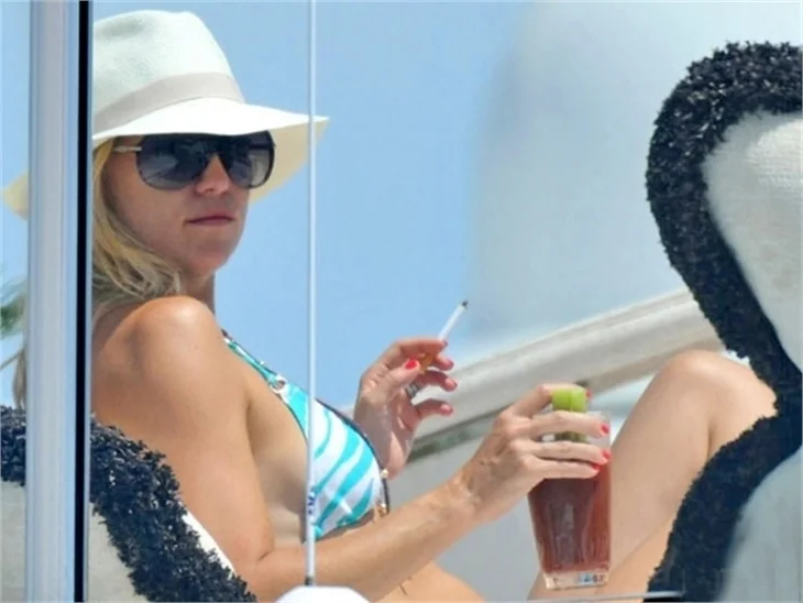 Kate Hudson St.Tropez’de tatil yapıyor