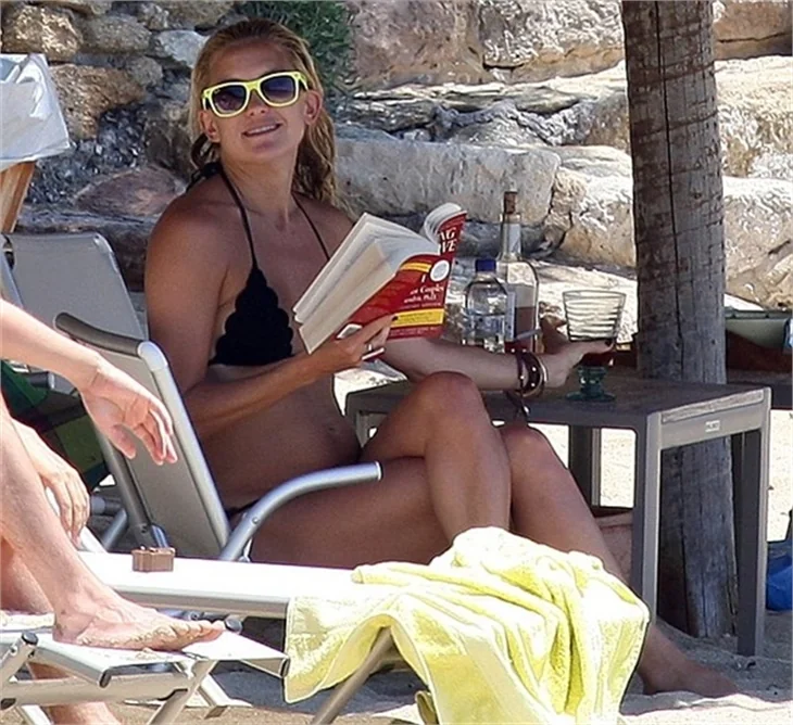 Kate Hudson, Yunanistan’ı kavurdu...