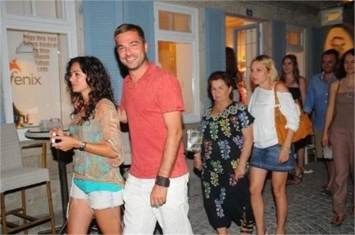 Engin Altan ile Özge Özpirinçci'nin İzmir tatili..