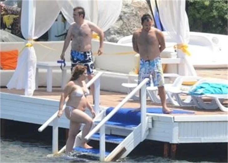 Ceren Bozoğlu, tatil sezonunu Bodrum’da açtı.