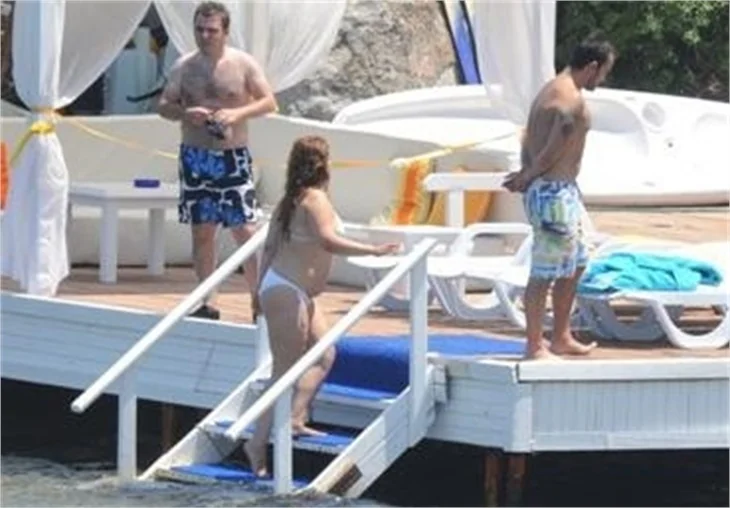 Ceren Bozoğlu, tatil sezonunu Bodrum’da açtı.