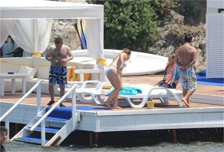Ceren Bozoğlu, tatil sezonunu Bodrum’da açtı.
