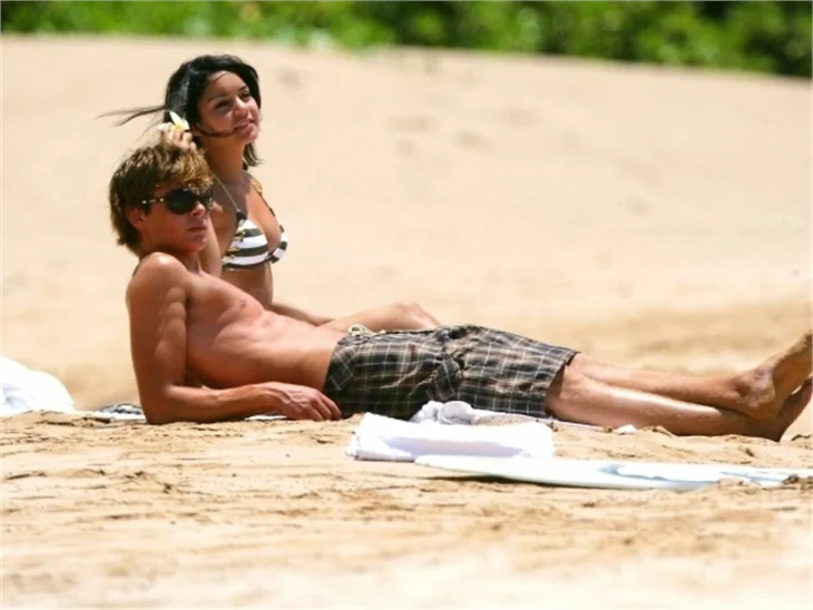 Vanessa Hudgens’ın bikinili hali