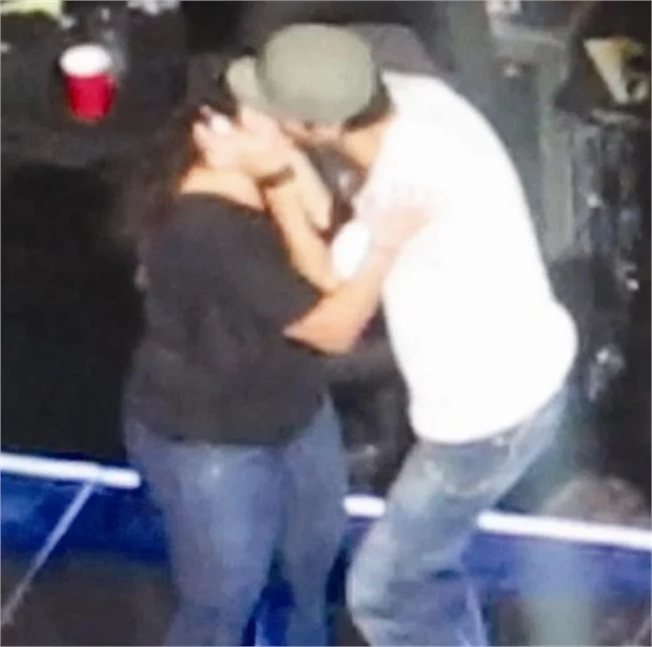 Enrique Iglesias, hayranına zor anlar yaşattı!
