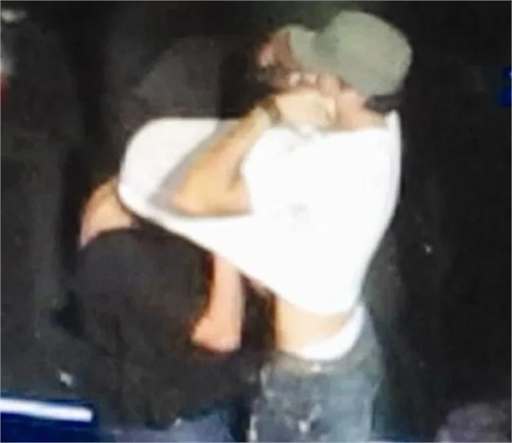 Enrique Iglesias, hayranına zor anlar yaşattı!