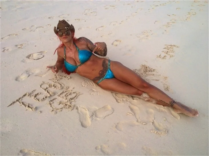 Jodie Marsh'ın tatilinden seksi kareler...