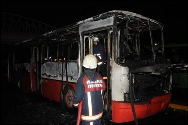 İstanbul'da molotoflu saldırı!