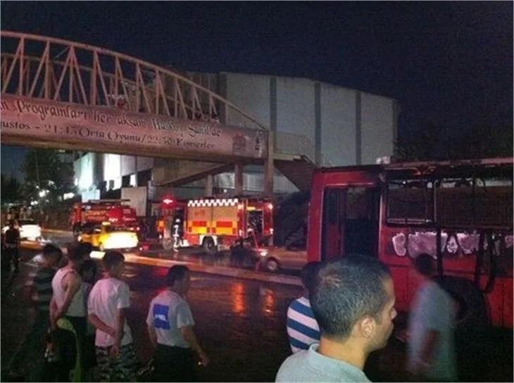İstanbul'da molotoflu saldırı!