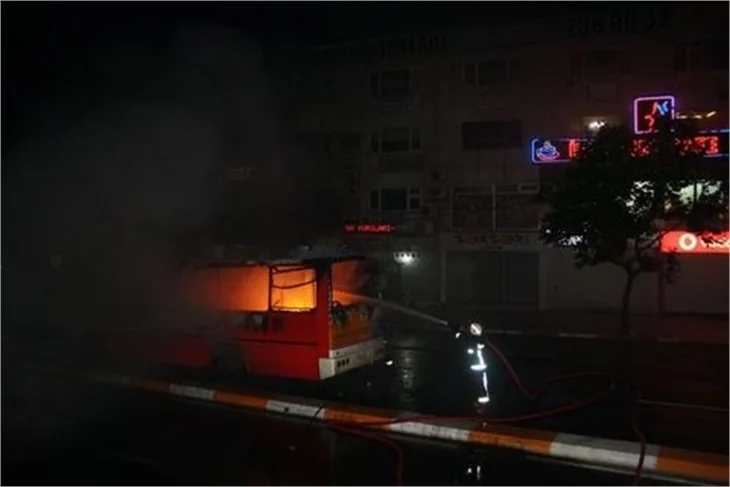 İstanbul'da molotoflu saldırı!
