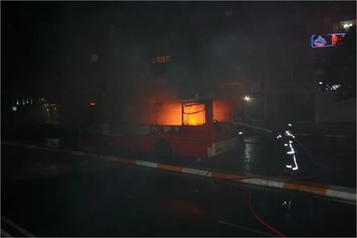 İstanbul'da molotoflu saldırı!