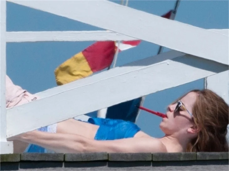Emma Watson'un güneş keyfi