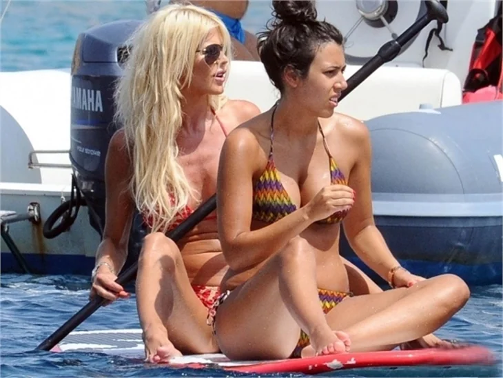 Victoria Silvstedt, Sardunya'da tatil yapıyor