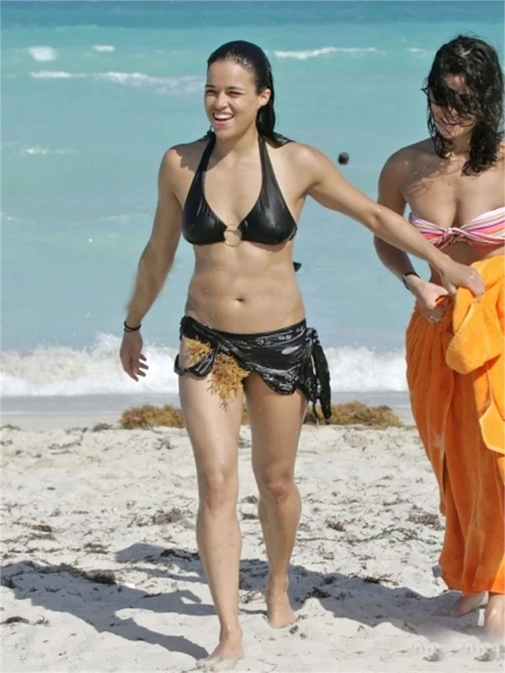 Michelle Rodriguez'in tatil keyfi