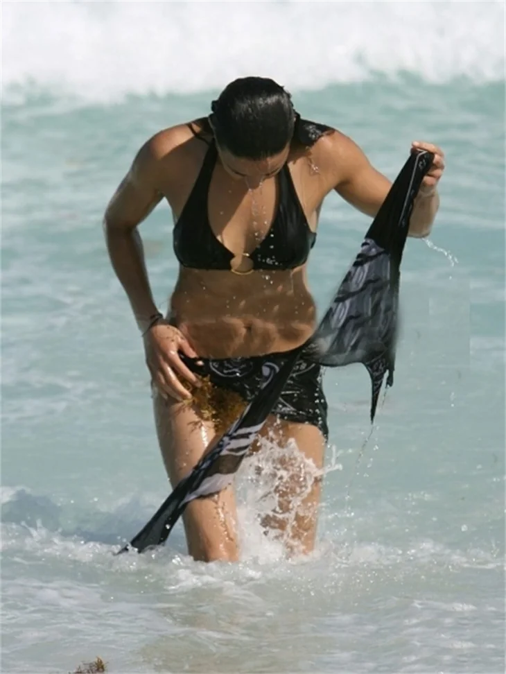 Michelle Rodriguez'in tatil keyfi