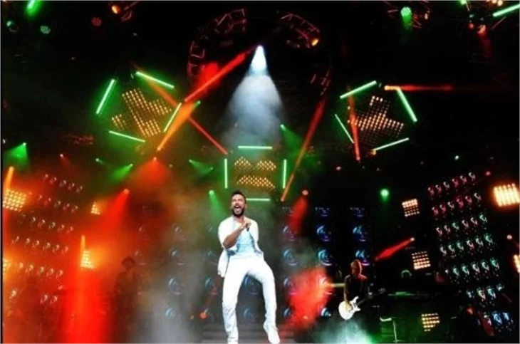 Tarkan, Harbiye'yi salladı..