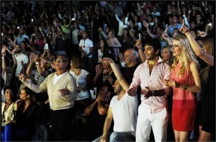 Tarkan, Harbiye'yi salladı..