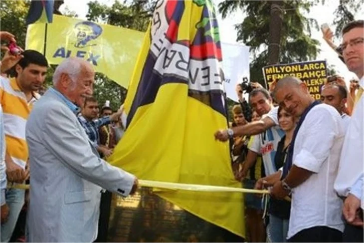 Alex de Souza ölümsüzleşti!