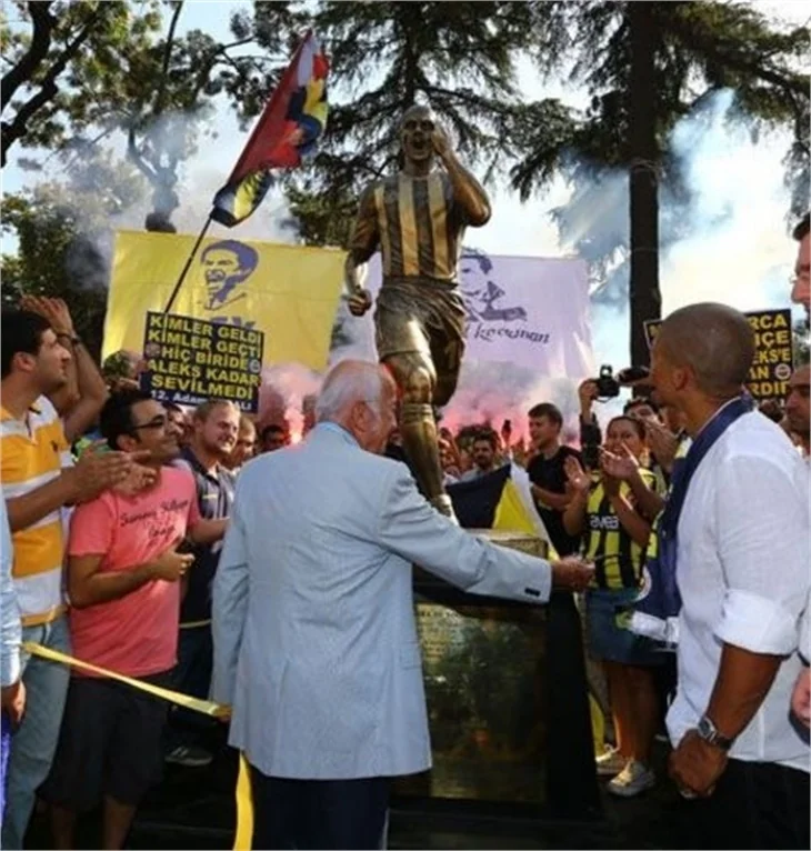Alex de Souza ölümsüzleşti!